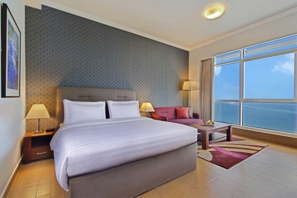 Curve Hotel (Doha)